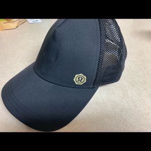 Lululemon seaswheeze hat mesh trucker hat